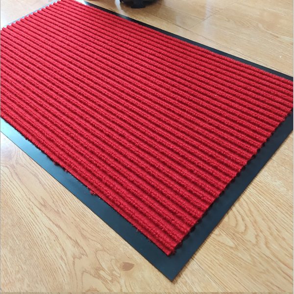 tapis maison rouge