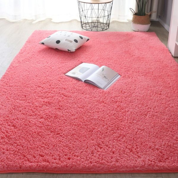 tapis maison rouge élégant
