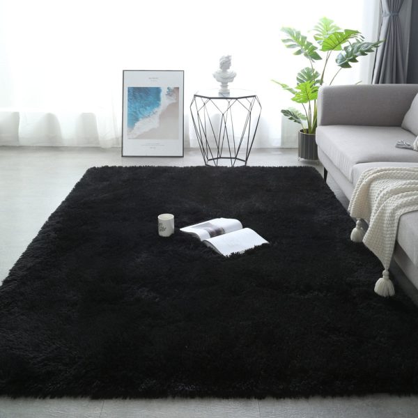 tapis shaggy noir moderne