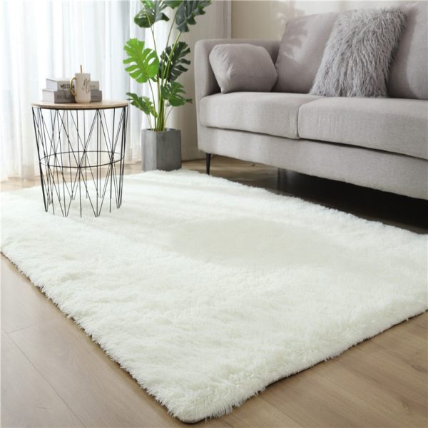tapis shaggy blanc