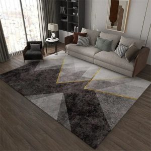 Tapis moderne triangulaire en situation